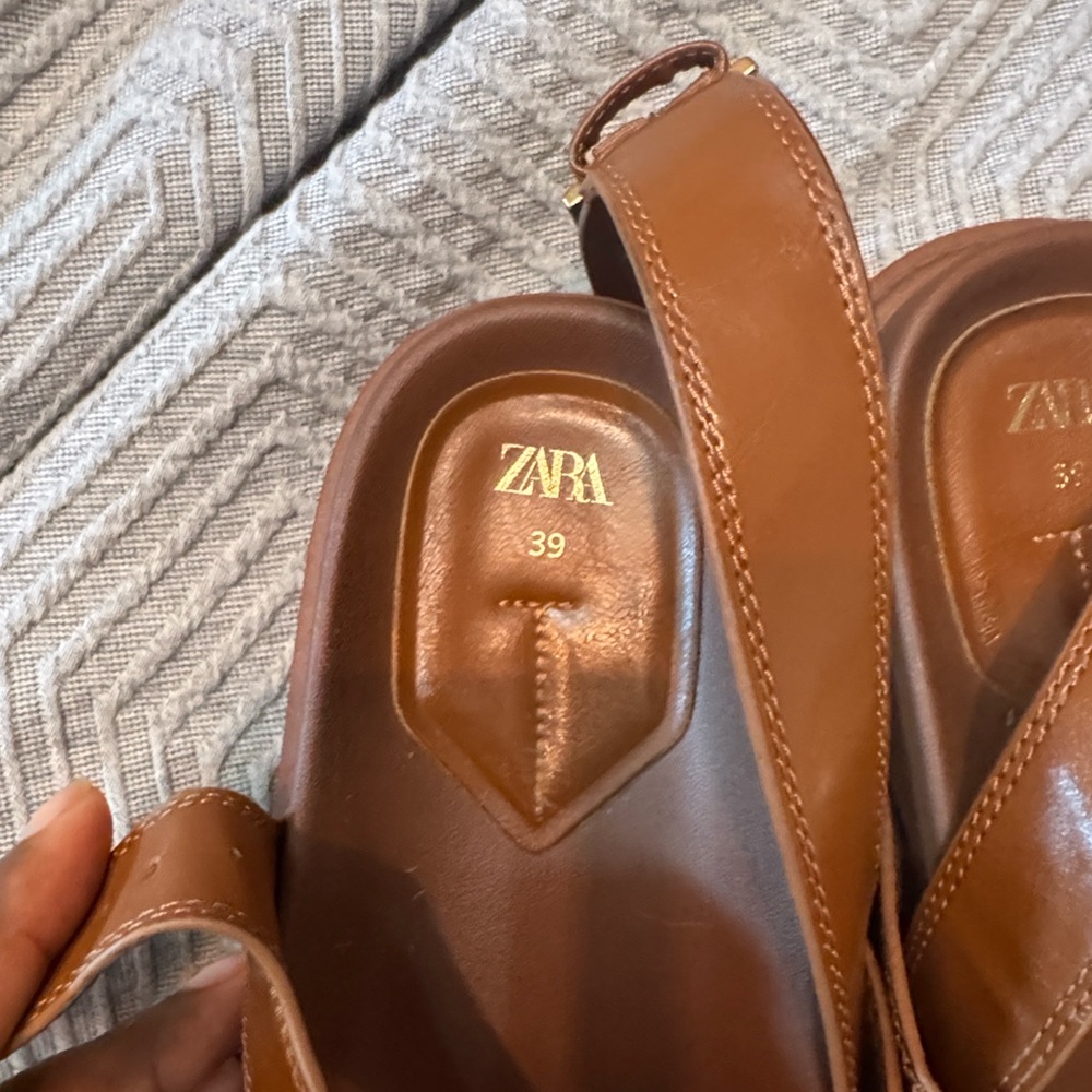 Zara cross strap sandals - Picture 3 of 6